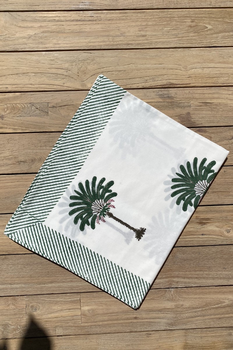Toalha de mesa Island Green – branco/verde – palmeiras – 100% algodão – boho chic – Jardim Botânico – Miss June Paris – 6