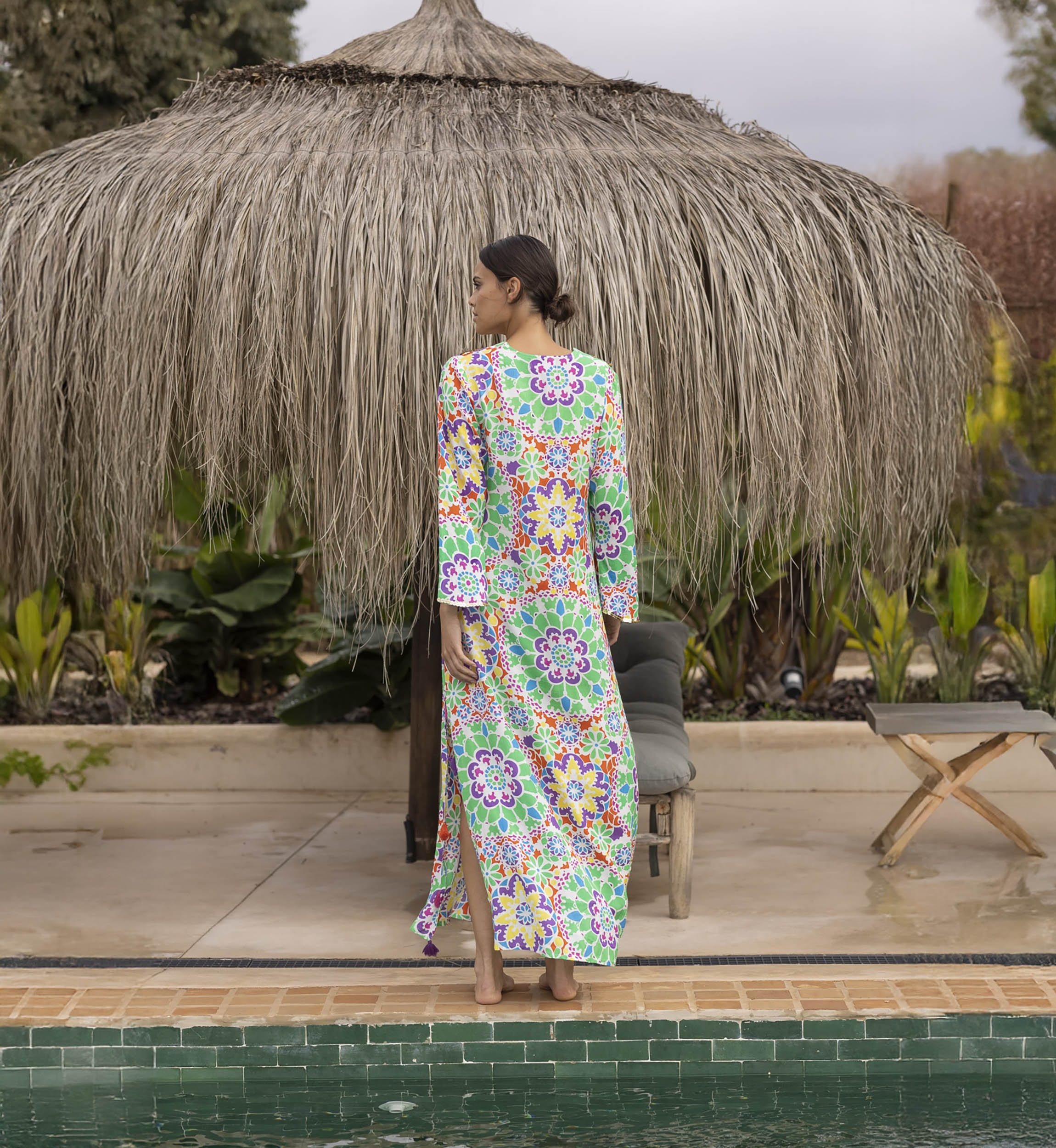 Robe longa GUELIZ: cor verde/laranja - peitilho decorado - detalhes florais - manga longa boêmia - Miss June Paris - 4