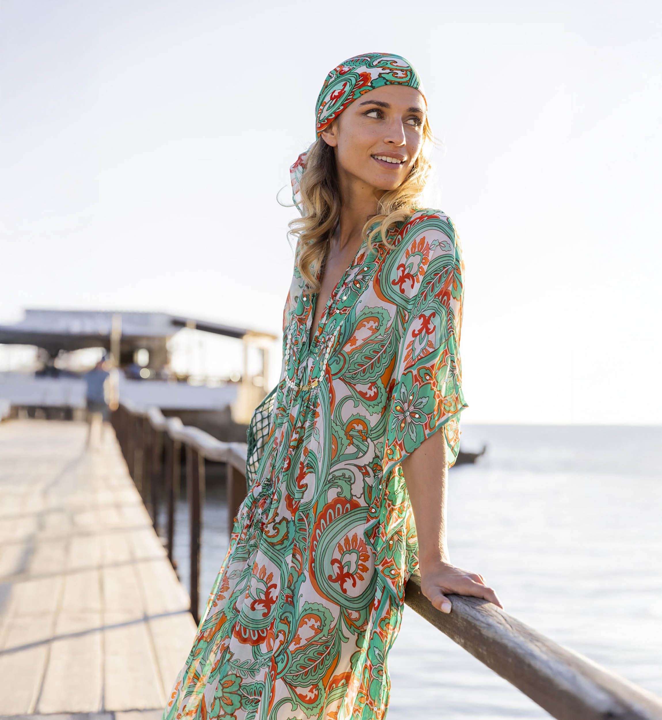 Kaftan Longo Caprera - Verde - Peitoral Decorado - Mangas Longas - Boho - Miss June Paris - 1