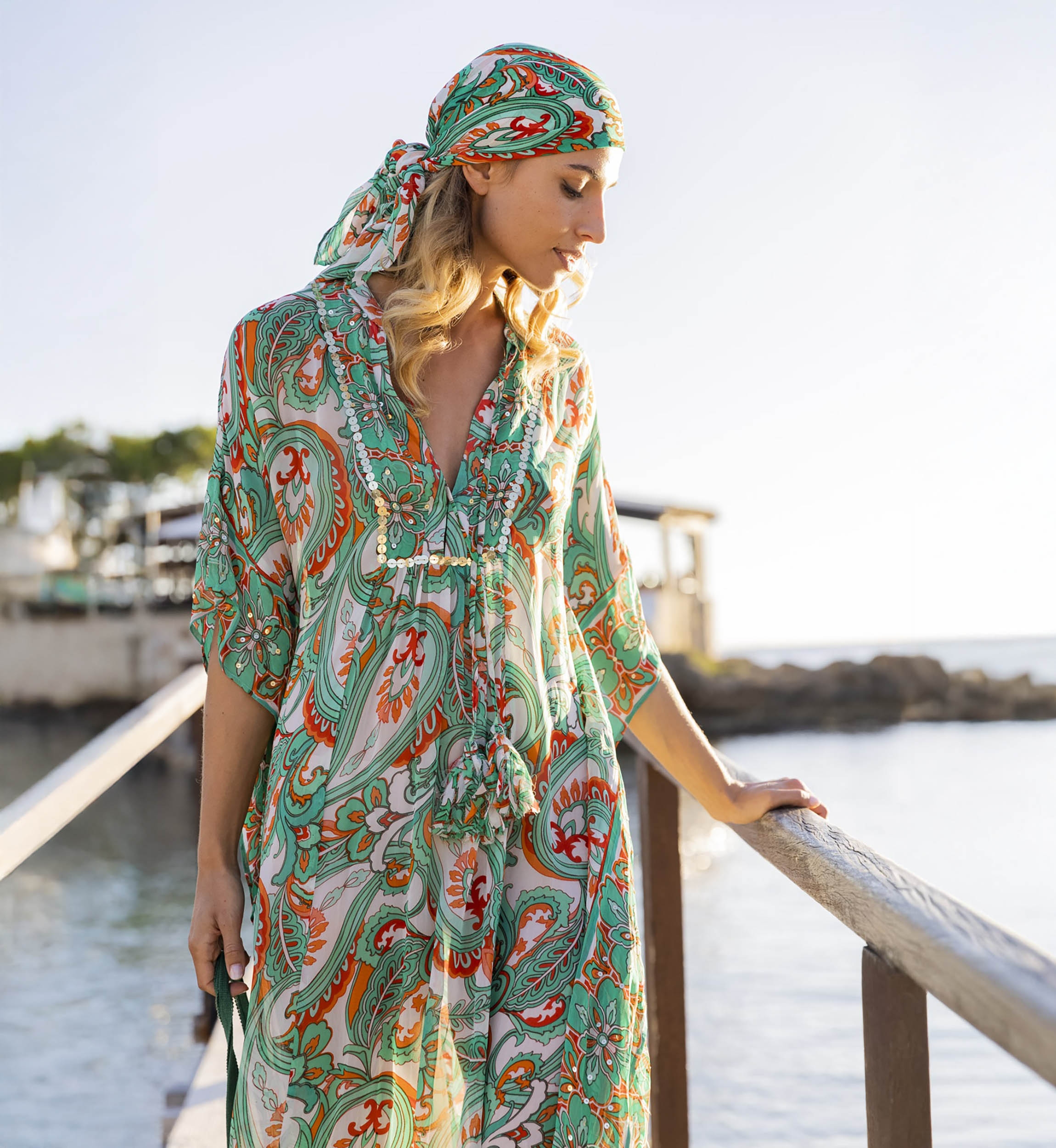 Kaftan Longo Caprera - Verde - Peitoral Decorado - Mangas Longas - Boho - Miss June Paris - 3