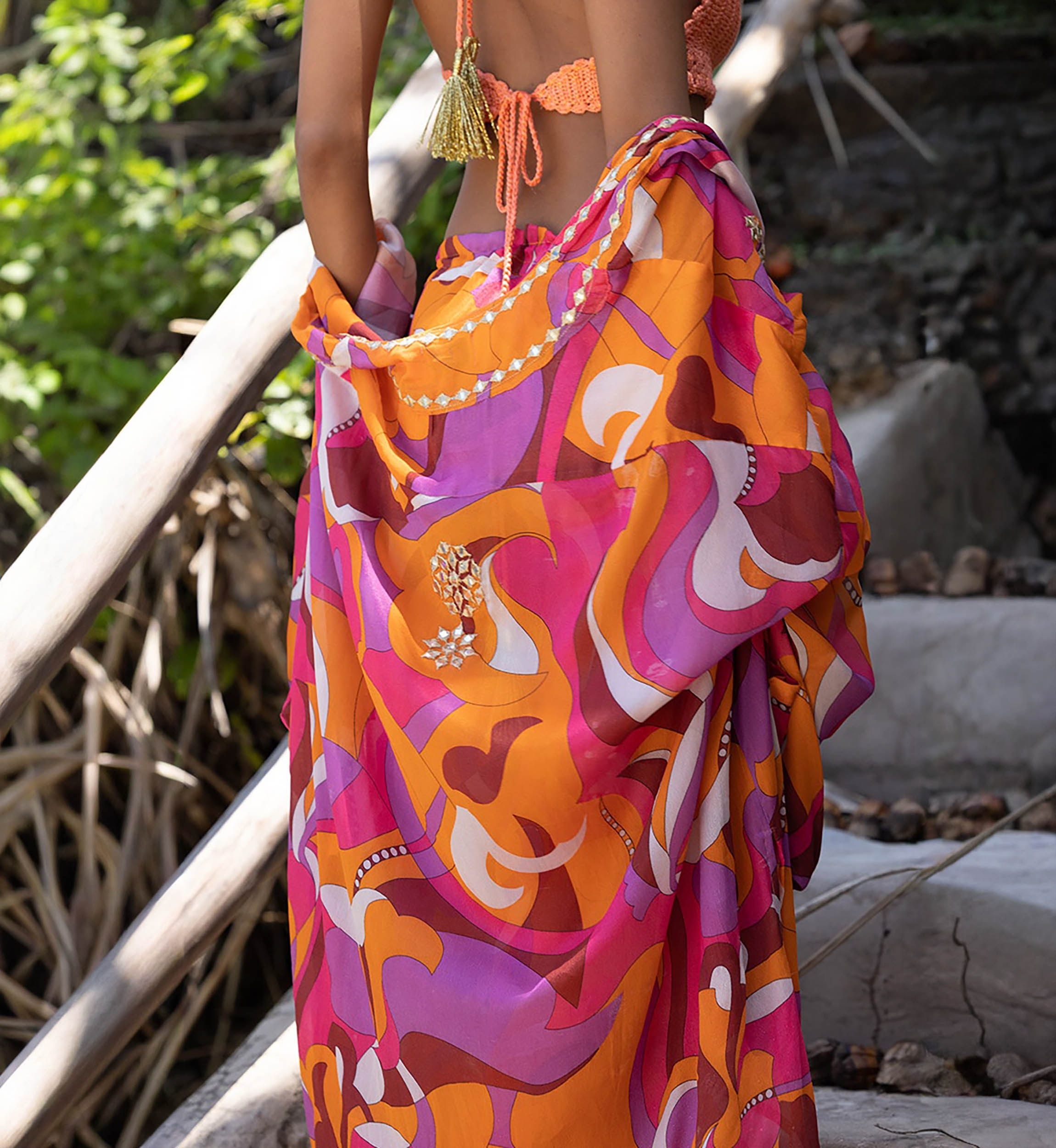 Kimono Corto Nova – rosa/fucsia – mangas largas – detalles dorados – estampado – toque boho chic – Miss June Paris – 1