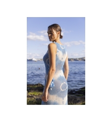 Vestido Longo Goya - azul - Vestido de Crochê - Peitoral Decorado - Lantejoulas Douradas - Gola Redonda - Miss June Paris - 4