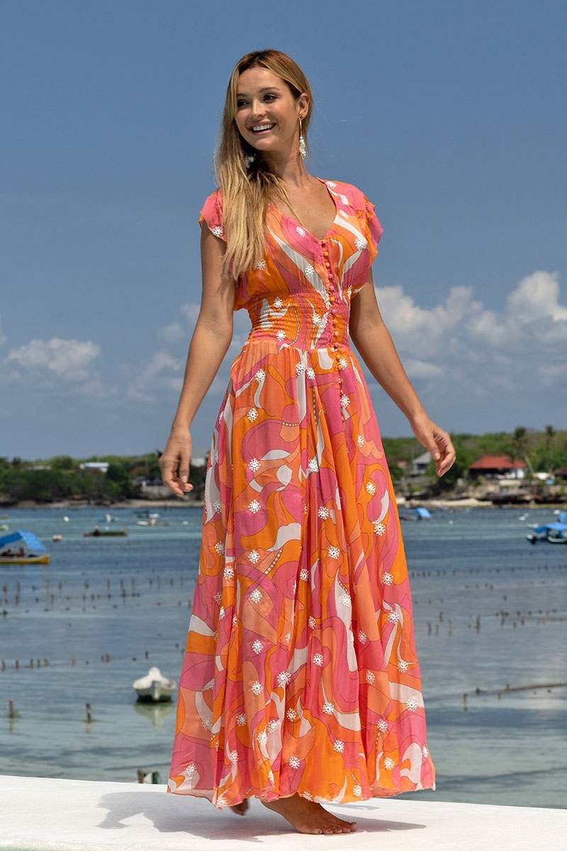 Vestido Largo Scarlett – rosa/naranja – estampado bohemio – escote en V – cinturón fruncido – Miss June Paris – 2