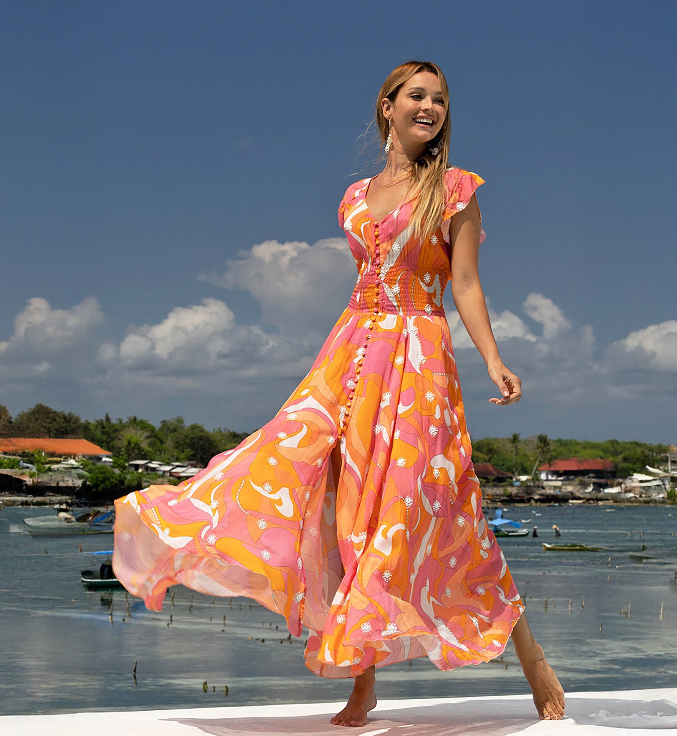 Vestido Longo Scarlett – rosa/laranja – estampa boêmia – decote em V – cinto franzido – Miss June Paris – 3