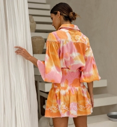 Saia Lelya – laranja/rosa – detalhes bordados – estilo franzido – padrão tie-dye – boêmio – Miss June Paris – 5