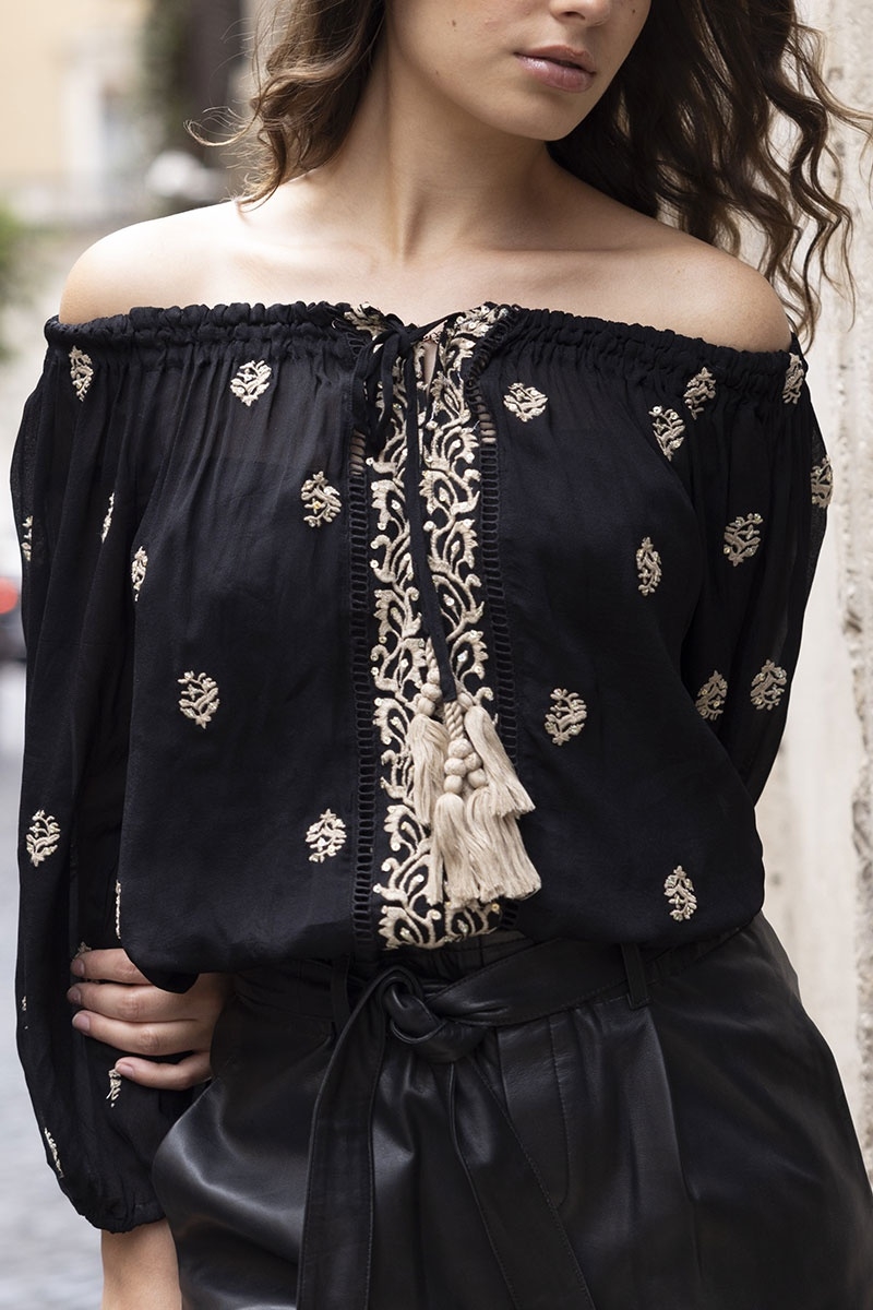 long sleeve embroidered blouse GALLERY - Miss June