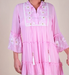 Vestido curto Cecilia - rosa com bordado branco - renda delicada - textura refinada - Miss June Paris - 6