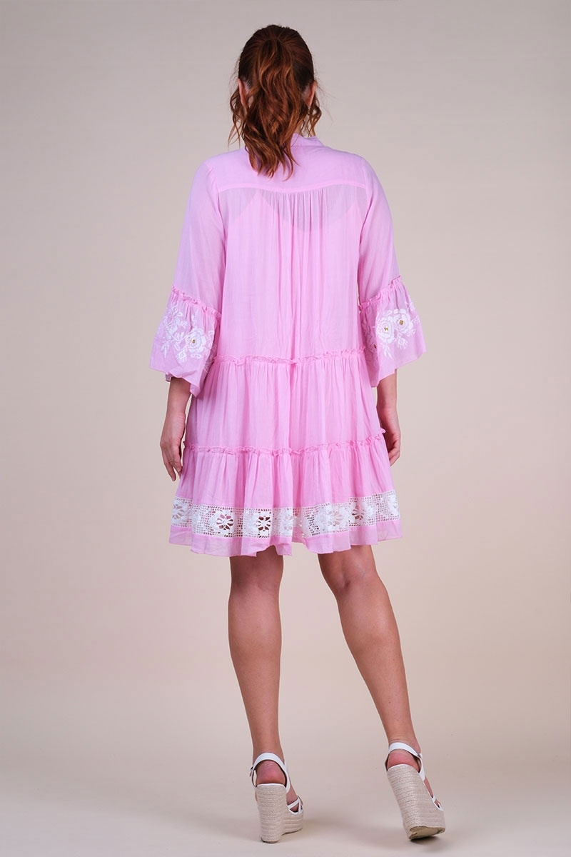 Vestido curto Cecilia - rosa com bordado branco - renda delicada - textura refinada - Miss June Paris - 7