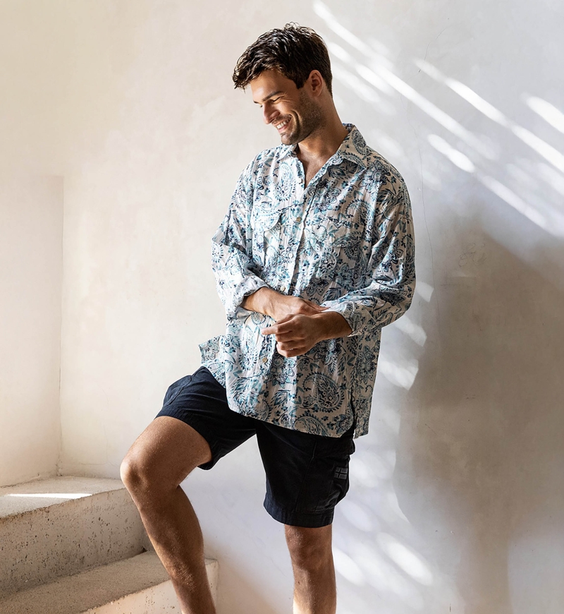 Camisa Filandia – branca – estampa paisley / azul – mangas longas – bolsos frontais – coleção Shay – Miss June Paris – 4