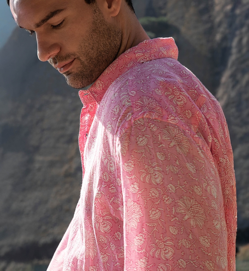 Camisa Florencia – rosa – estampa branca delicada – mangas compridas – tecido leve – coleção Shay – Miss June Paris – 2