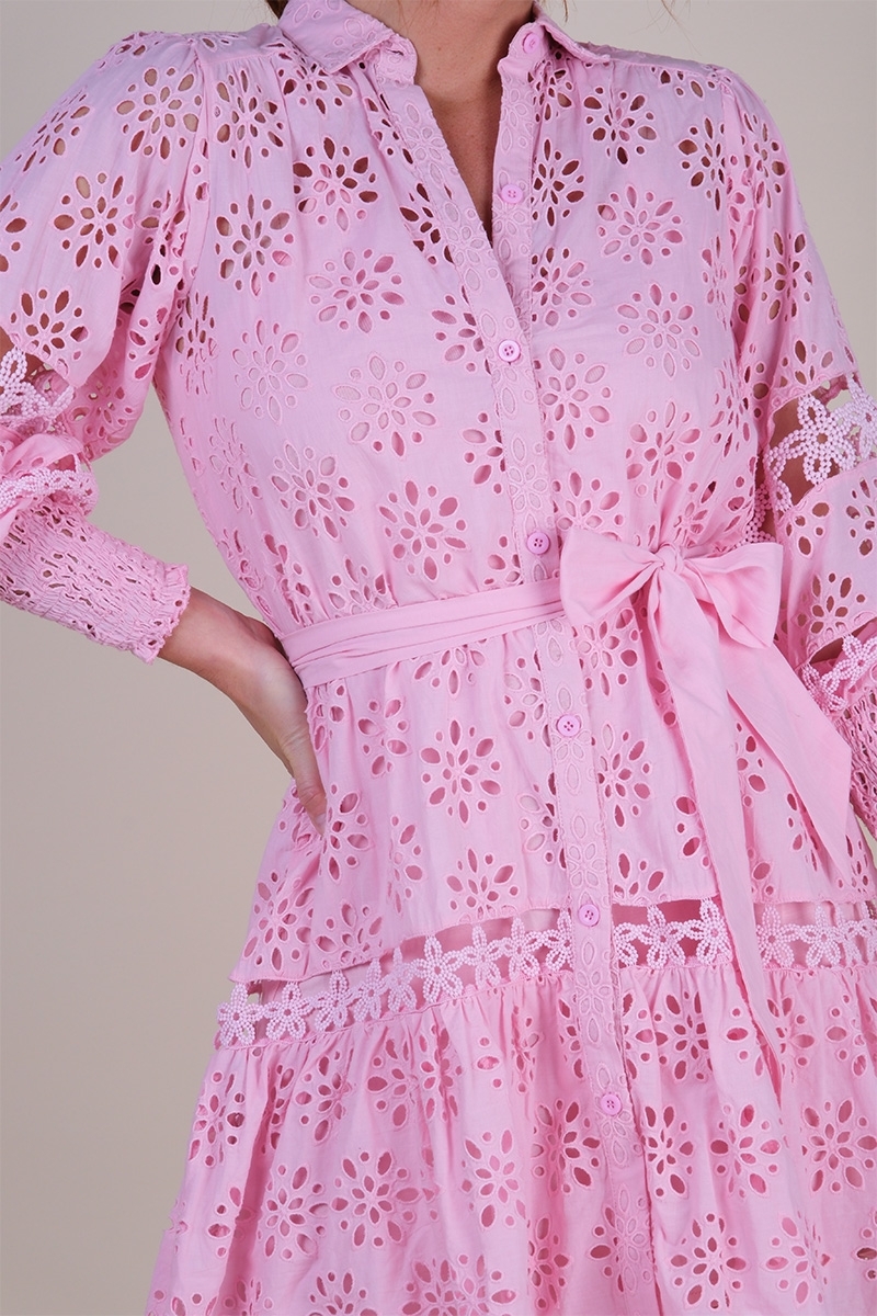 Vestido curto Oriana - rosa - mangas longas - punhos com bainha - bordado delicado - Miss June Paris - 7