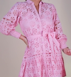 Vestido curto Oriana - rosa - mangas longas - punhos com bainha - bordado delicado - Miss June Paris - 7