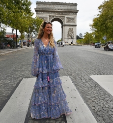 Vestido Longo Emilia: azul - babados delicados - corte fluido - lurex prateado - padrões sutis - Miss June Paris - 4