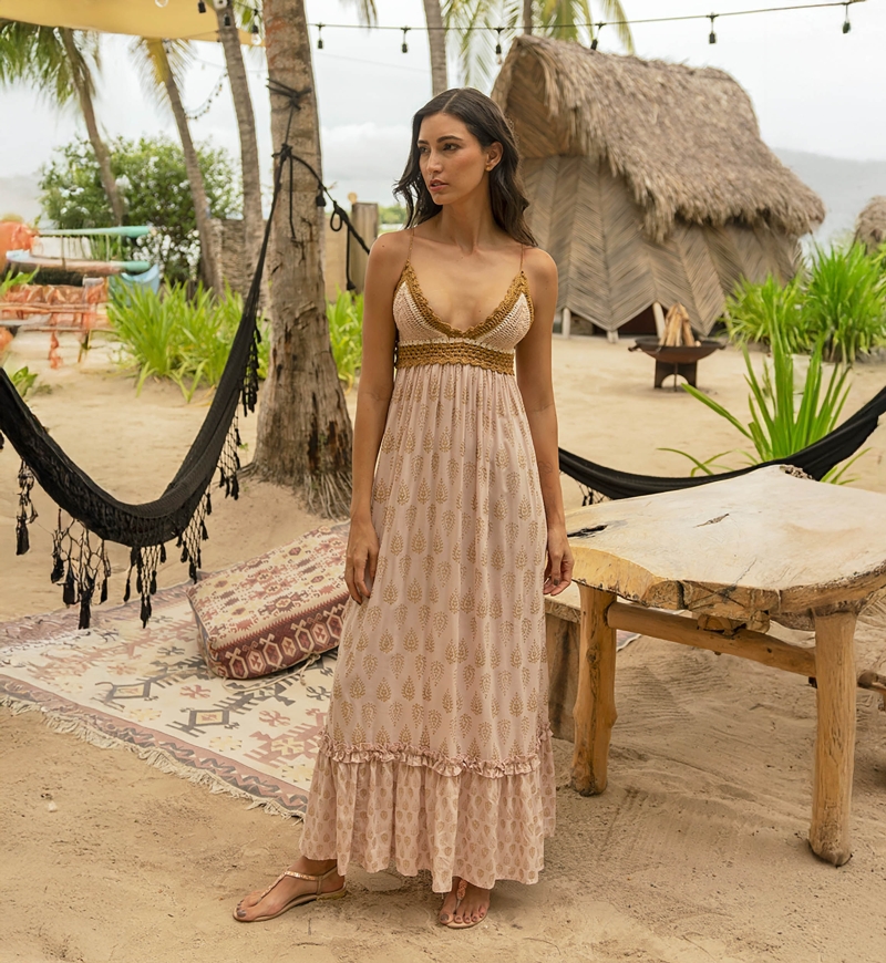 Vestido Largo Belen: rosa - top de crochet - tirantes finos - detalles dorados - Miss June Paris - 1