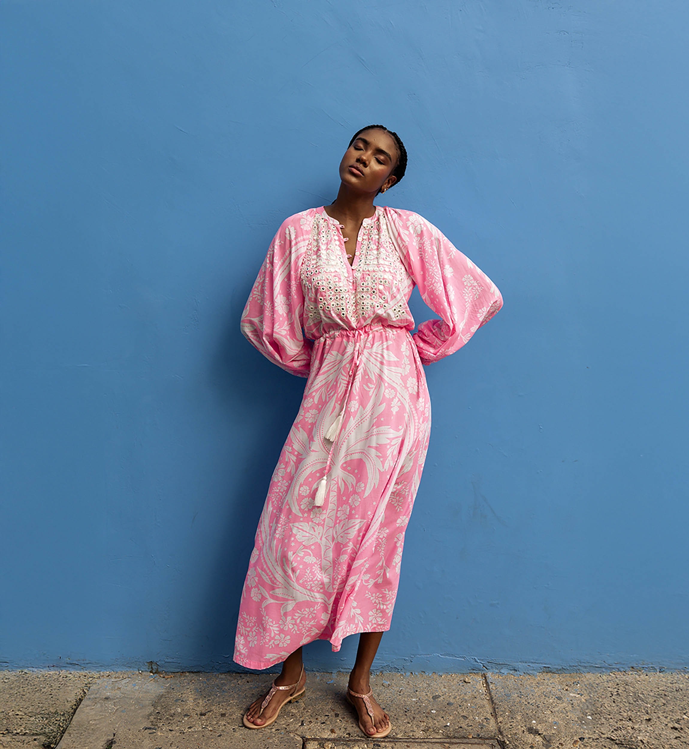 Vestido largo Ursula - rosa neón - pechera brillante - delicado estampado blanco - Miss June Paris - 2