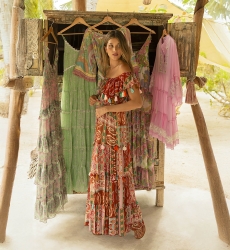 Vestido longo Liliana - multicolorido - ombros descobertos - babados delicados - Miss June Paris - 2