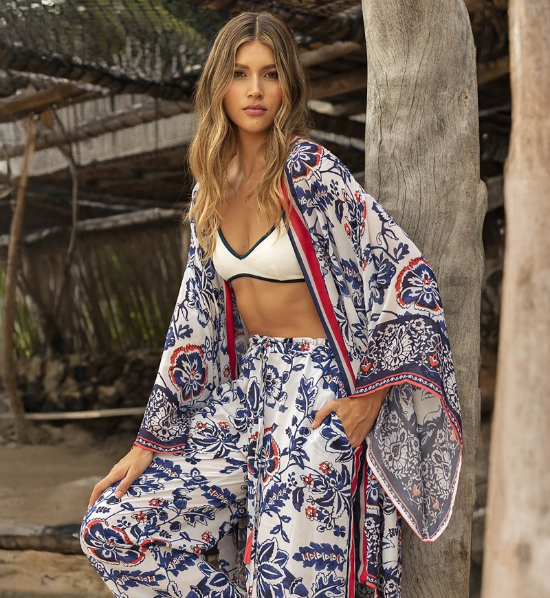 Manuela short kimono - white - red and blue floral motifs - matching belt - Miss June Paris - 1