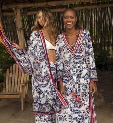 Kimono curto Manuela - branco - motivos florais em vermelho e azul - cinto combinando - Miss June Paris - 4