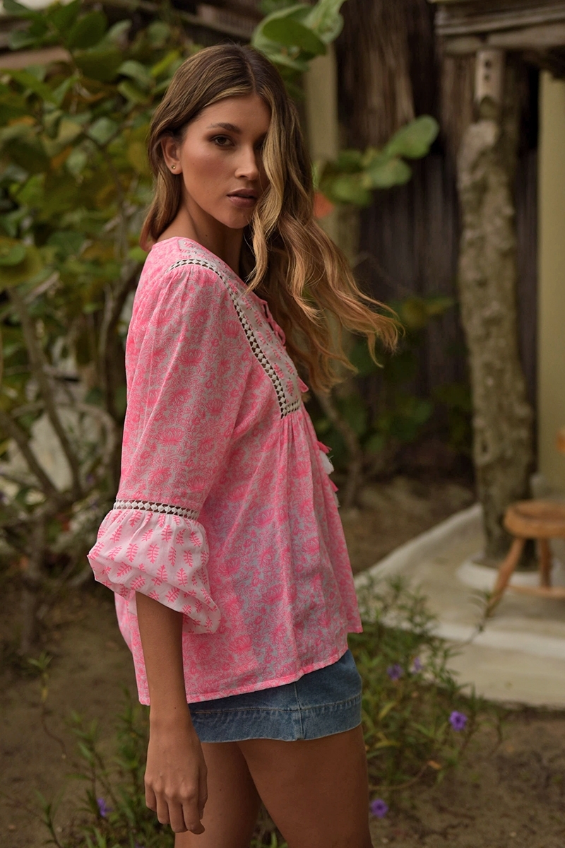 Blusa Sieralia - rosa neon - adornada com lantejoulas e renda - babador de lantejoulas - mangas longas - Miss June Paris - 3