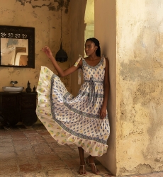Vestido longo Paulina - branco - estampas em azul, amarelo e rosa - alças ajustáveis - Miss June Paris - 2
