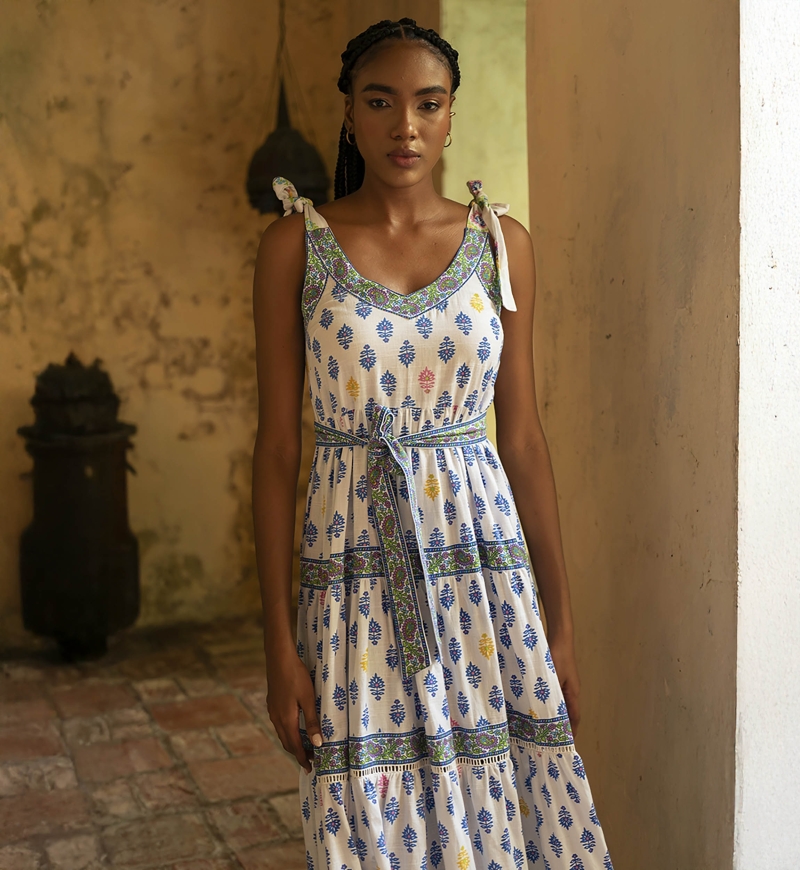 Vestido longo Paulina - branco - estampas em azul, amarelo e rosa - alças ajustáveis - Miss June Paris - 3