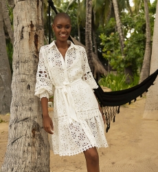 Vestido curto Oriana - branco - mangas longas - punhos com bainha - bordado delicado - Miss June Paris - 3