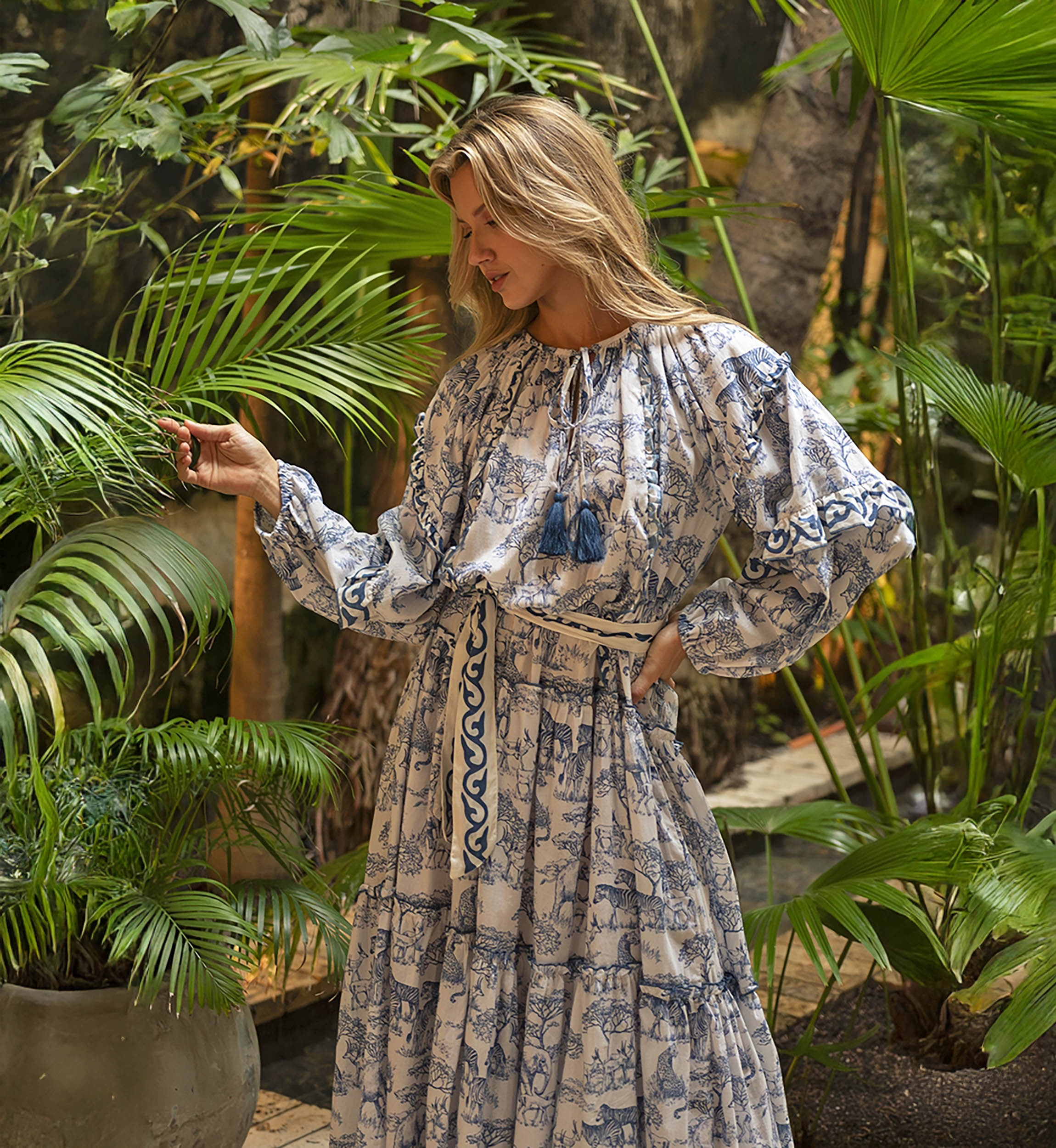 Francesca long dress - blue - savannah pattern - elegant silhouette - long sleeves - Miss June Paris - 2