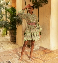 Vestido curto Helena - rosa e verde - estampa floral delicada - detalhes bordados - Miss June Paris - 1