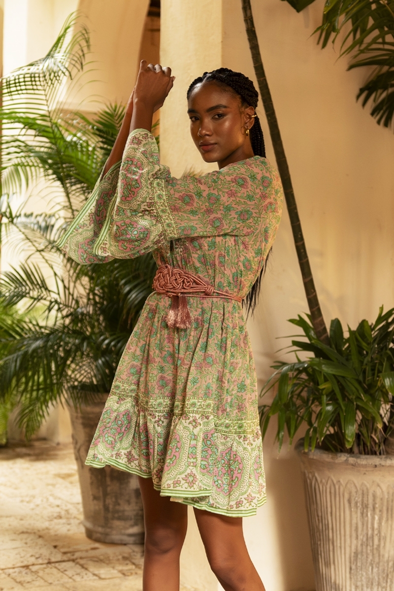 Vestido corto Helena - rosa y verde - delicado estampado floral - detalles bordados - Miss June Paris - 3