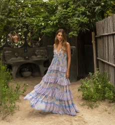 Vestido largo Yolanda - azul - estampado cachemir rosa - delicados volantes - discretas lentejuelas - Miss June Paris - 2