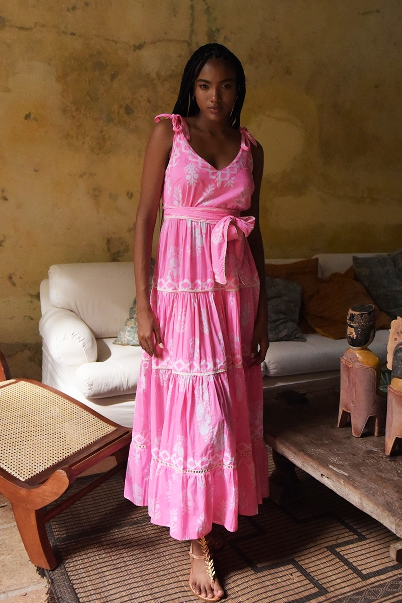 Vestido largo Amalia - largo ajustable - rosa neón - estampado bohemio - cuello amplio - Miss June Paris - 2