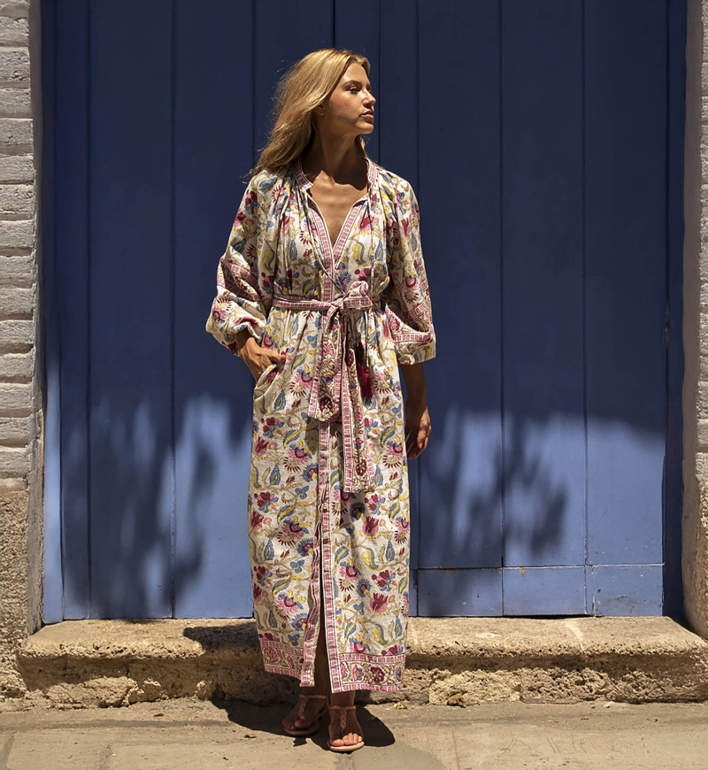 Vestido Longo Adriana: multicolorido - estampa floral - mangas longas - cinto combinado - Miss June Paris - 2