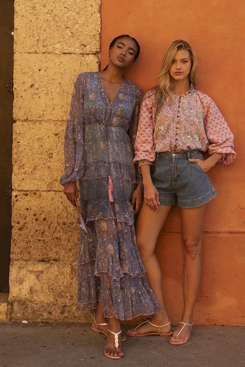 Vestido Longo Emilia: azul - babados delicados - corte fluido - lurex prateado - padrões sutis - Miss June Paris - 2