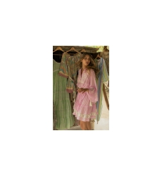 Vestido curto Cecilia - rosa com bordado branco - renda delicada - textura refinada - Miss June Paris - 1