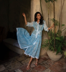 Vestido longo Natalia - azul com estampa floral - mangas 3/4 - cinto combinando - Miss June Paris - 1