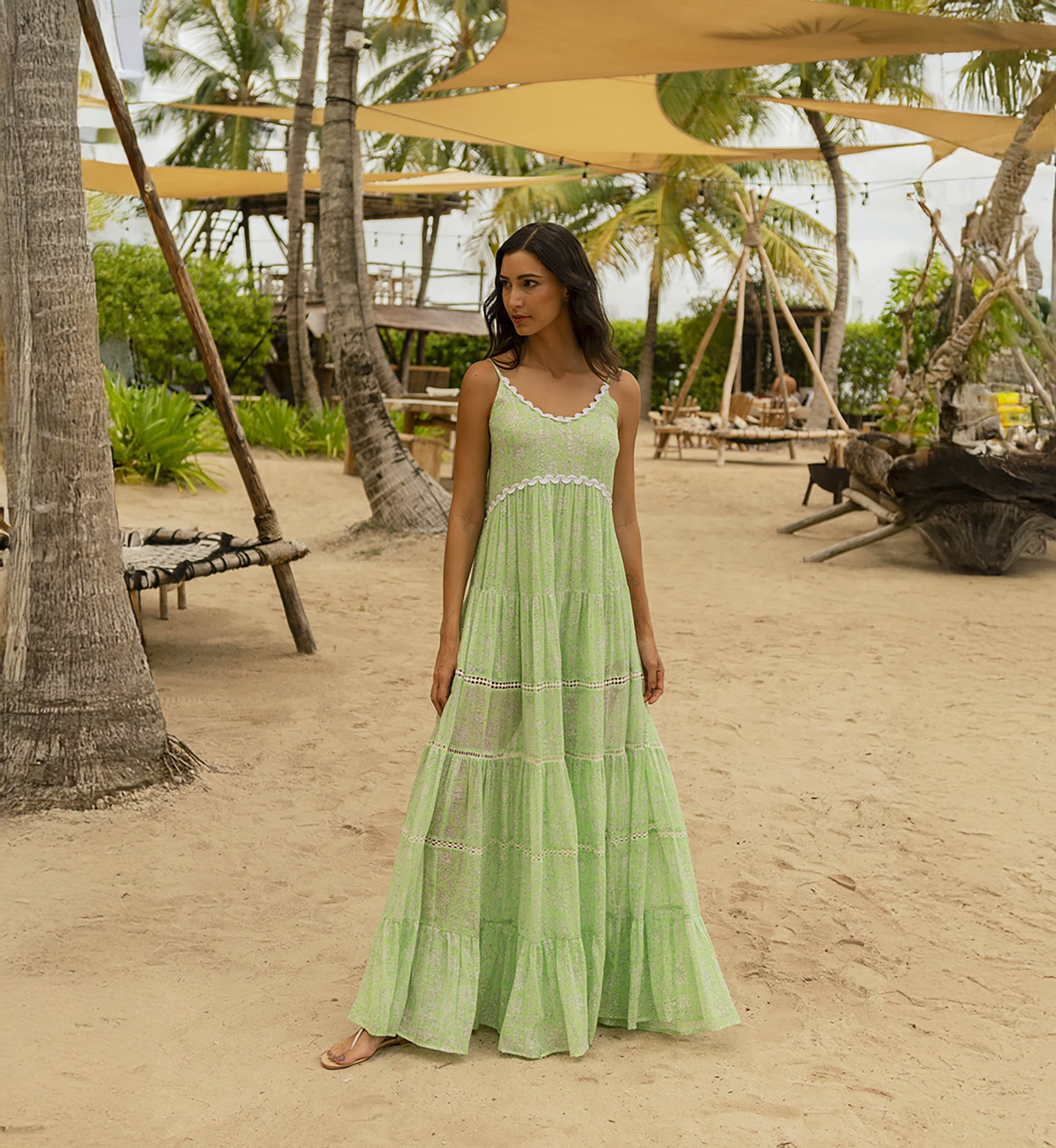 Vestido longo Graciela - verde - estampa floral - toques sutis de prata - Miss June Paris - 1