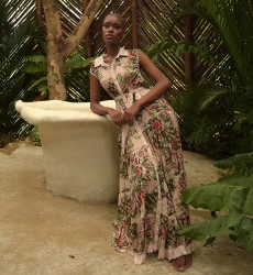 Vestido longo Jimena - gola tipo camisa - botões dourados - estampa floral - cinto combinando - Miss June Paris - 3