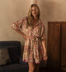 Vestido Curto Catalina: rosa/multicolorido - estampa floral - mangas curtas - cinto combinado - Miss June Paris - 1