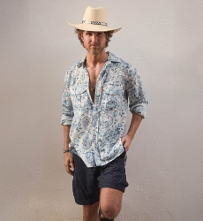 Camisa Filandia – blanca – estampado paisley / azul – mangas largas – bolsillos frontales – colección Shay – Miss June Paris – 2