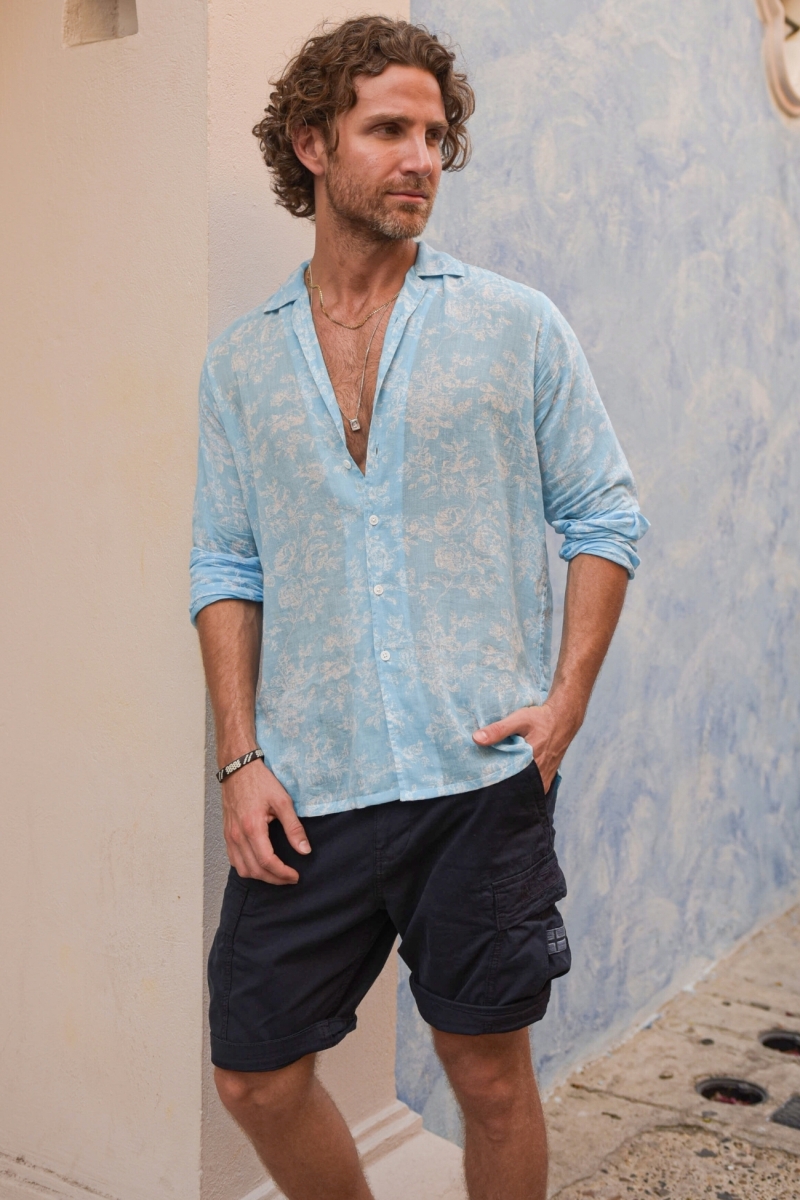 Camisa Salento – azul – estampado floral blanco – mangas largas – tejido ligero – colección Shay – Miss June Paris – 7