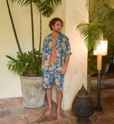 Camisa de Manga Curta Lorica – azul – estampa floral / multicolorida – tecido leve – coleção Shay – Miss June Paris – 3