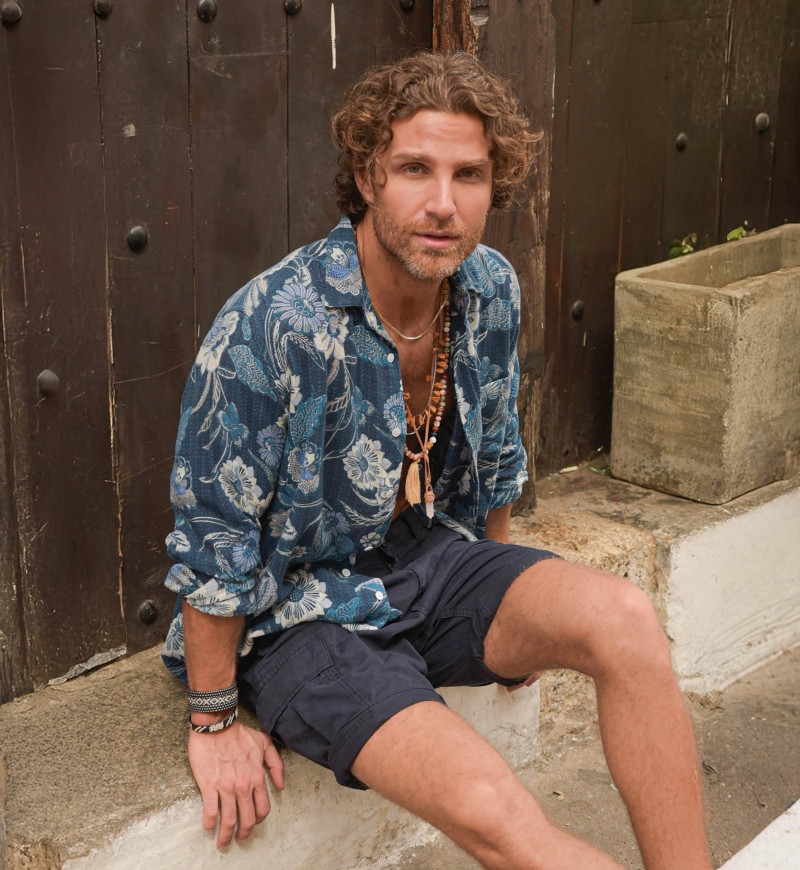 Camisa Guatape – azul-marinho – estampa floral – manga comprida – coleção Shay – Miss June Paris – 1