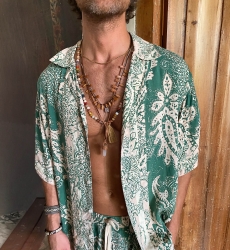 Camisa de Manga Curta San Gil – verde – padrão floral cru – botões discretos – coleção Shay – Miss June Paris – 4