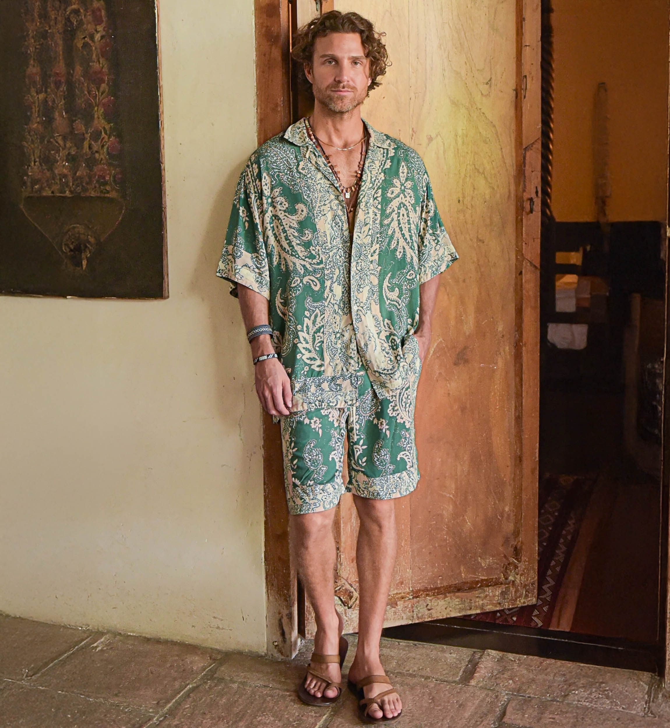 Camisa de Manga Curta San Gil – verde – padrão floral cru – botões discretos – coleção Shay – Miss June Paris – 2