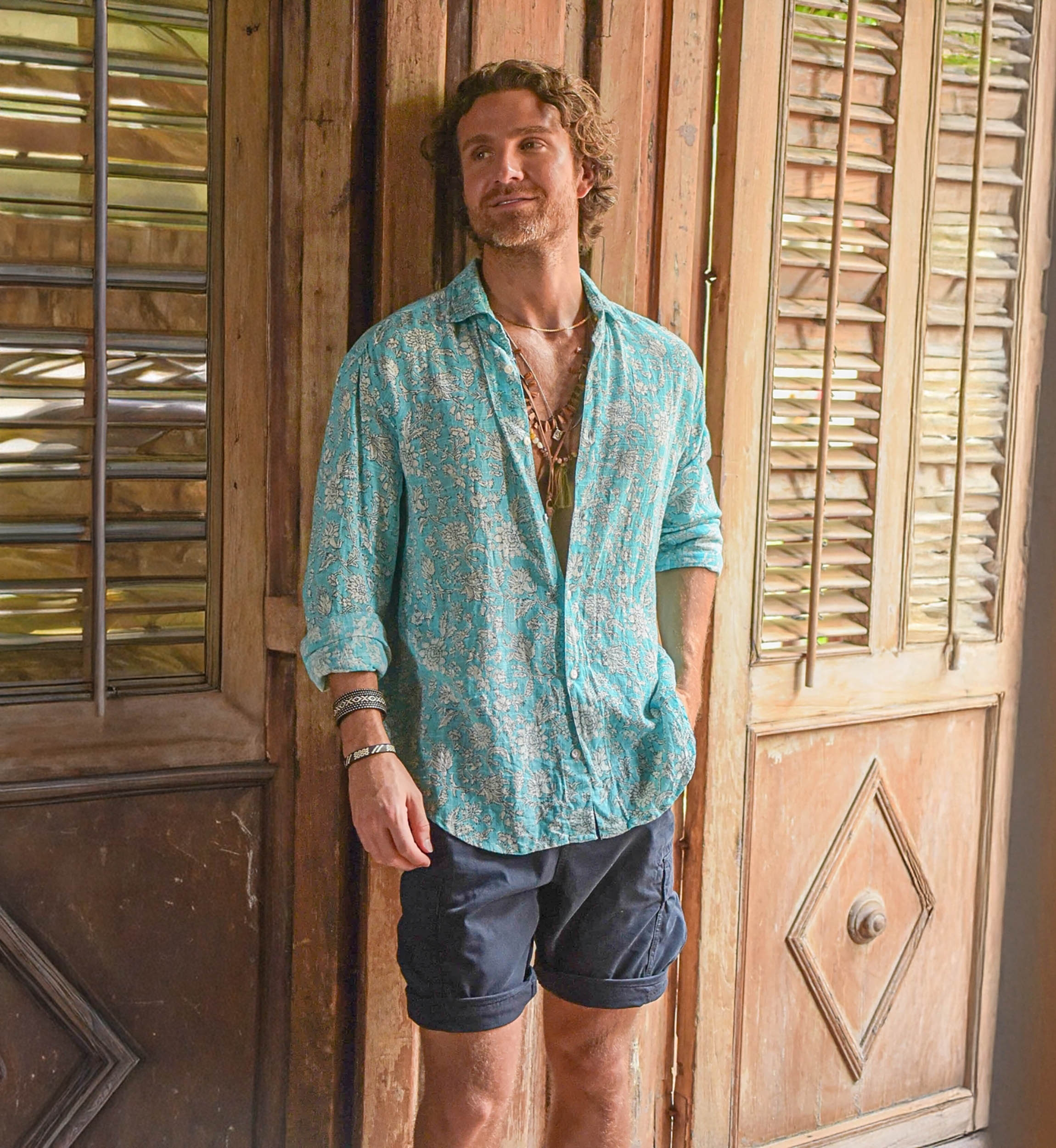 Camisa de Manga Comprida Popayan – turquesa – estampa floral branca – leve – coleção Shay – Miss June Paris – 2