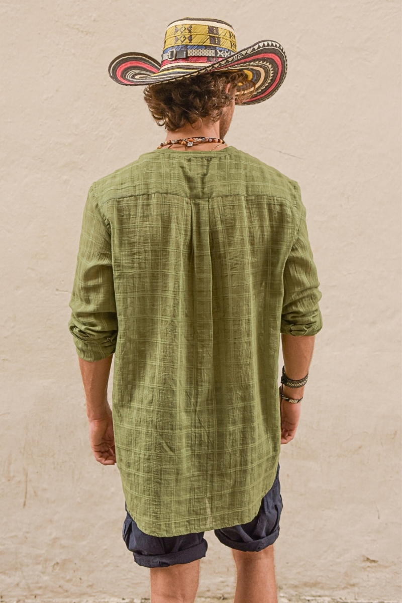 Camisa Cocora – caqui – bordados azuis – mangas compridas – tecido fluido – coleção Shay – Miss June Paris – 6