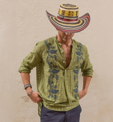 Camisa Cocora – caqui – bordados azuis – mangas compridas – tecido fluido – coleção Shay – Miss June Paris – 2