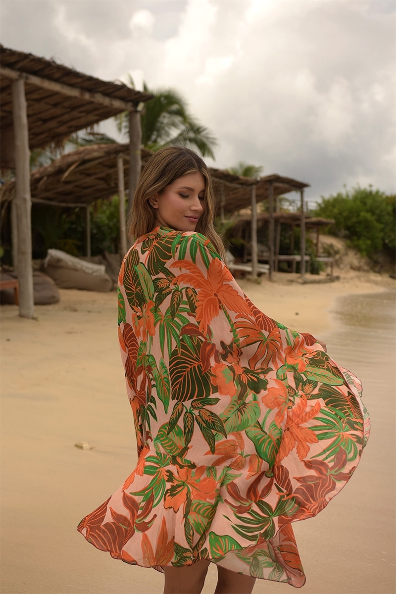 Caftan Curto Aleida: laranja/multicolorido - estampa tropical - peitoral luminoso - Miss June Paris - 4
