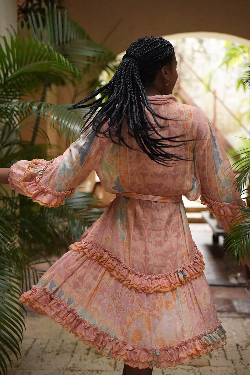 Vestido curto Isalia - cor pêssego - visual delicado - babados delicados - mangas longas - Miss June Paris - 4