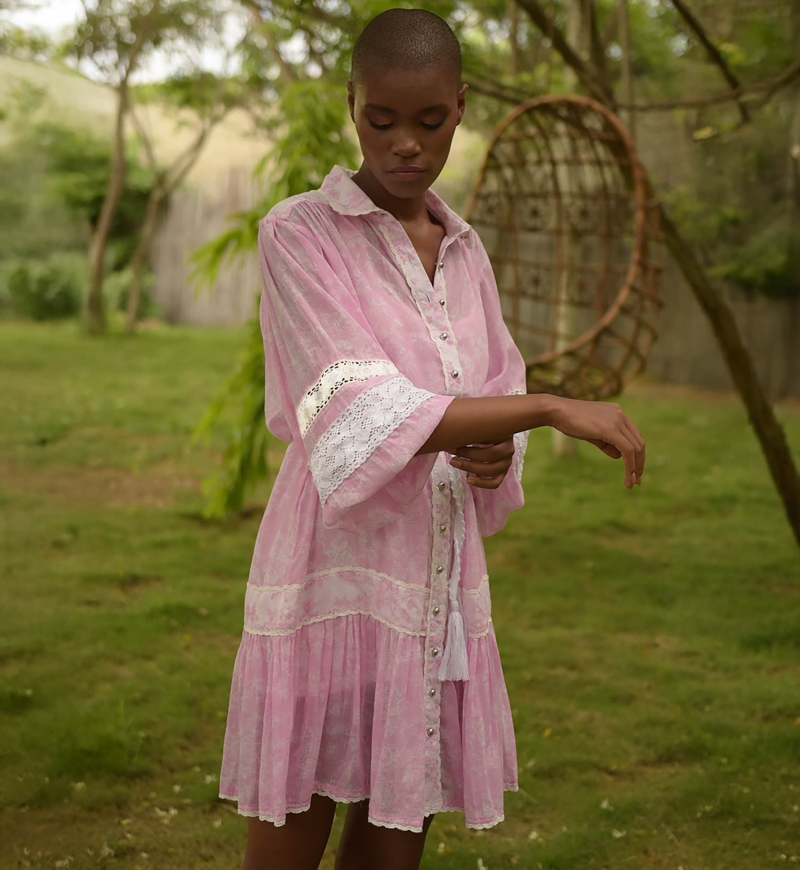 Laura short dress - pink - bohemian-chic style - long sleeves - white belt - Miss June Paris - 4